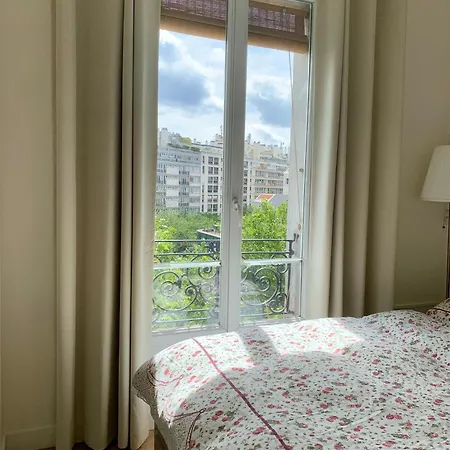 Cozy Frenchy Nearby La Seine